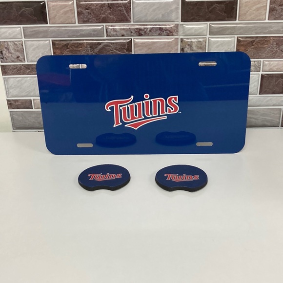 Minnesota Twins License Plate With Cup Holder Inserts - Picture 1 of 4